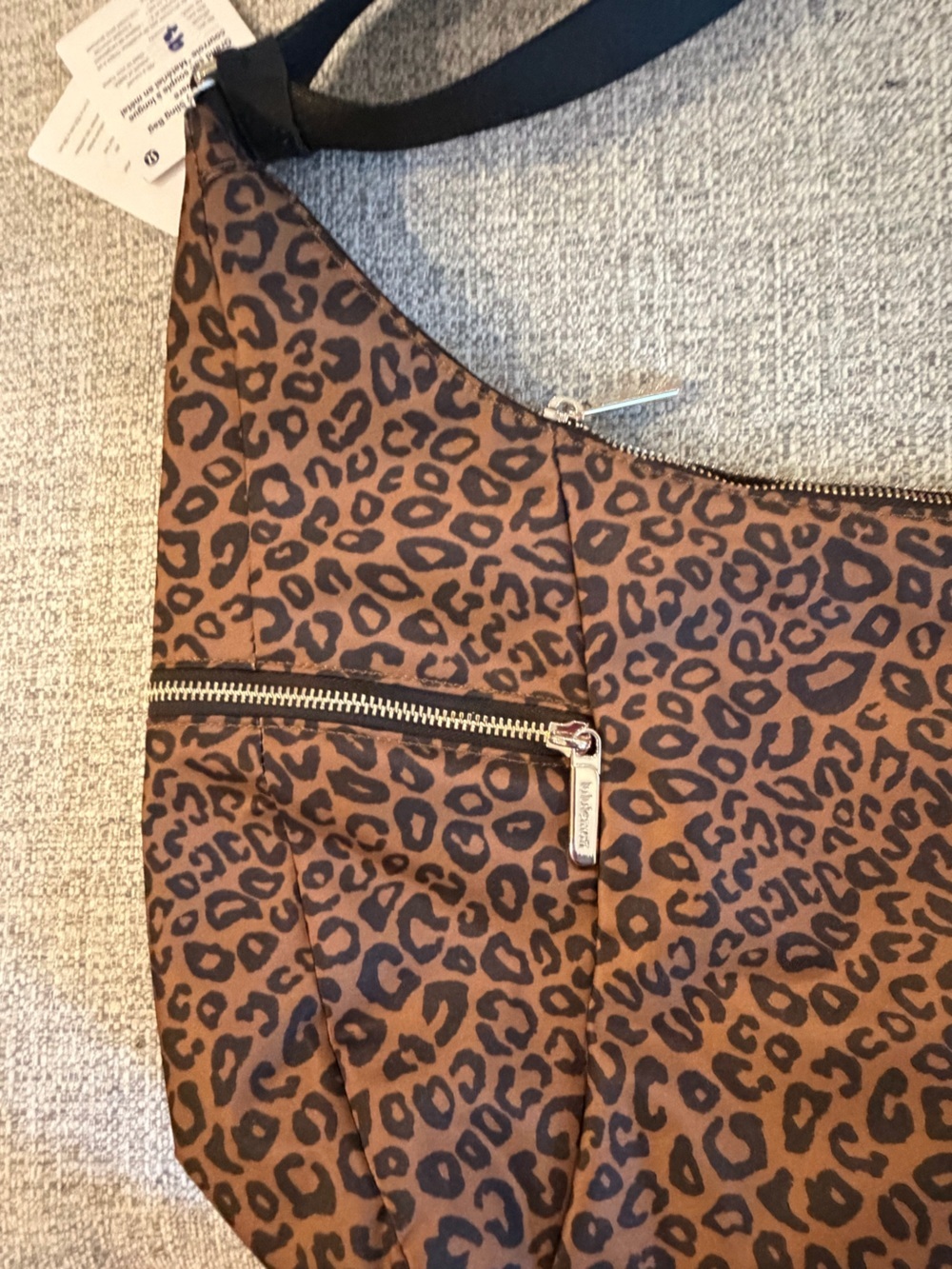 Lululemon Large Slouchy Sling Bag 13L
Metal Hardware leopard print NWT - Picture 7 of 14